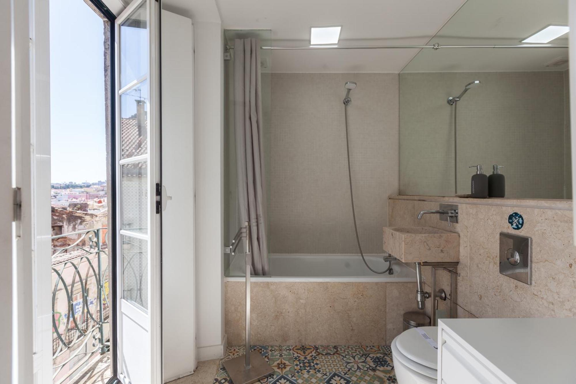شقة Flh Castle Duplex With Terrace Lisboa المظهر الخارجي الصورة